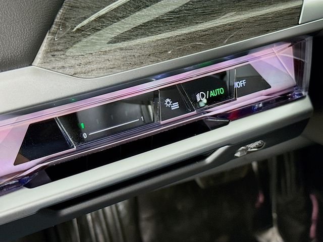 2025 BMW 7 Series 760i - Photo 10