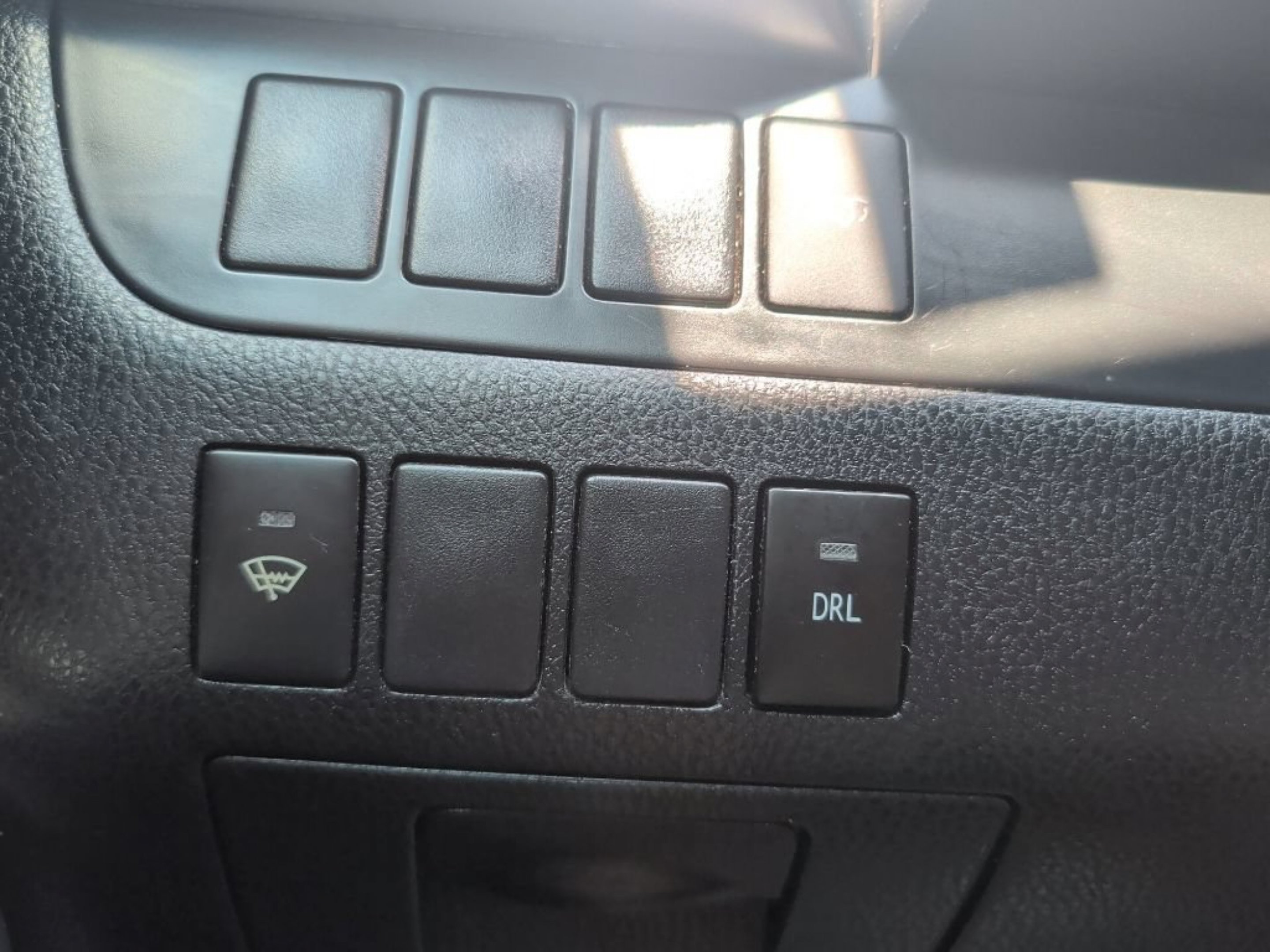 Used 2016 Predawn Gray Mica Toyota XLE image 27