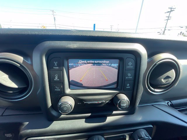 Used 2020 Punkn Metallic Clearcoat Jeep Sport S image 19