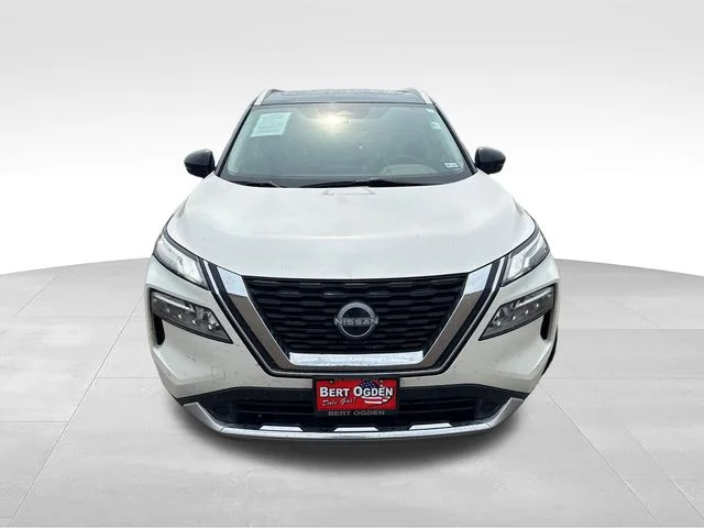 Used 2023 White Nissan Platinum image 2