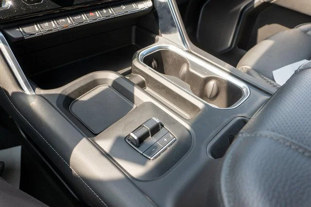 Used 2024 White GMC Denali image 30