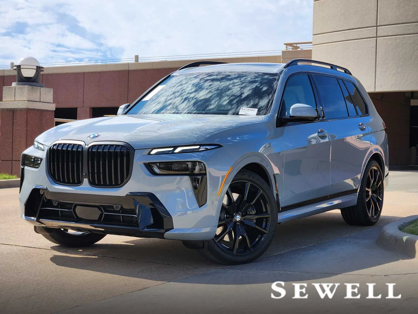2027 BMW X7