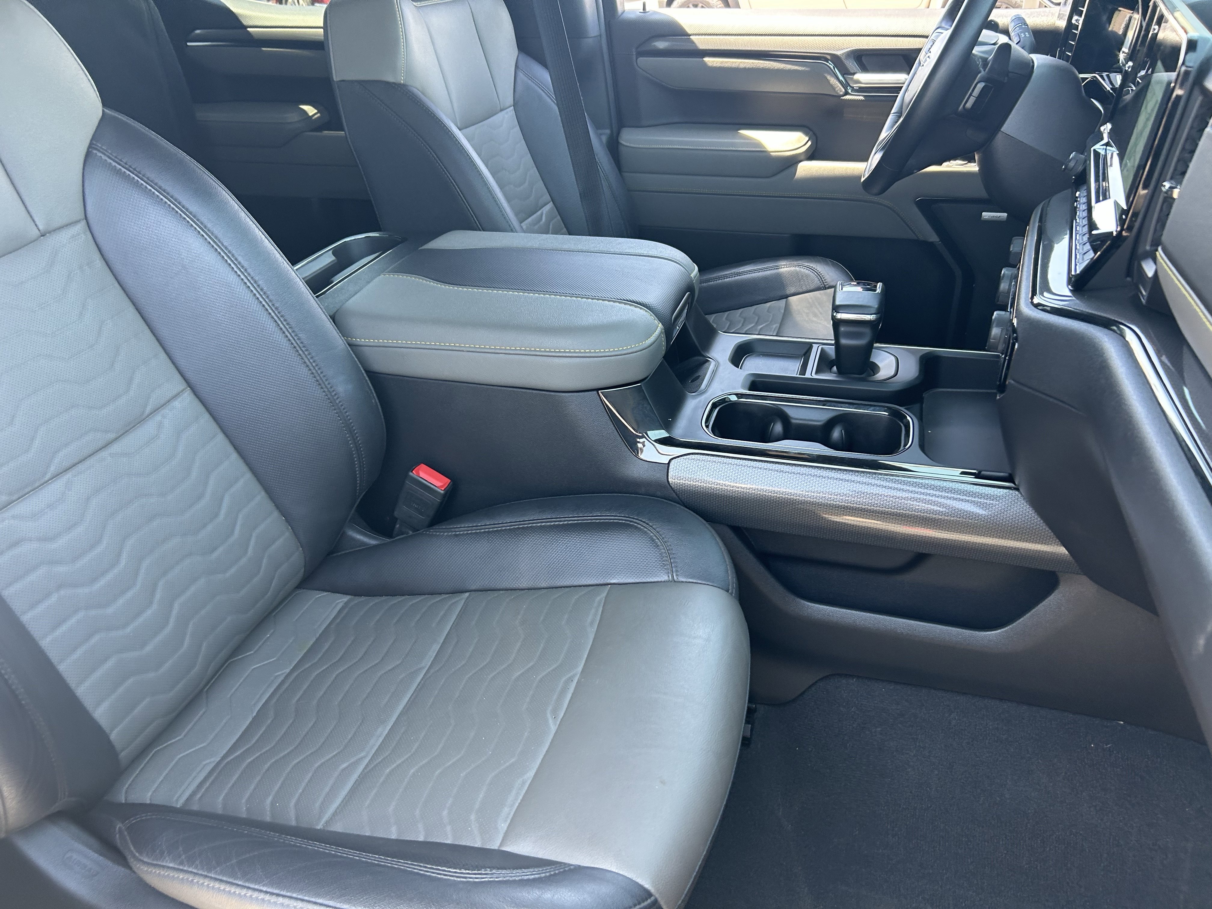 2025 Chevrolet Silverado 1500 ZR2 - Photo 10