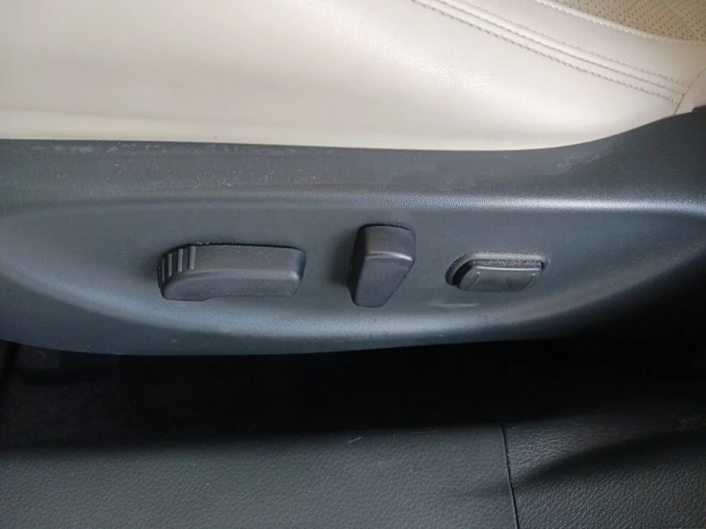 Used 2017 Brown Nissan Platinum image 29