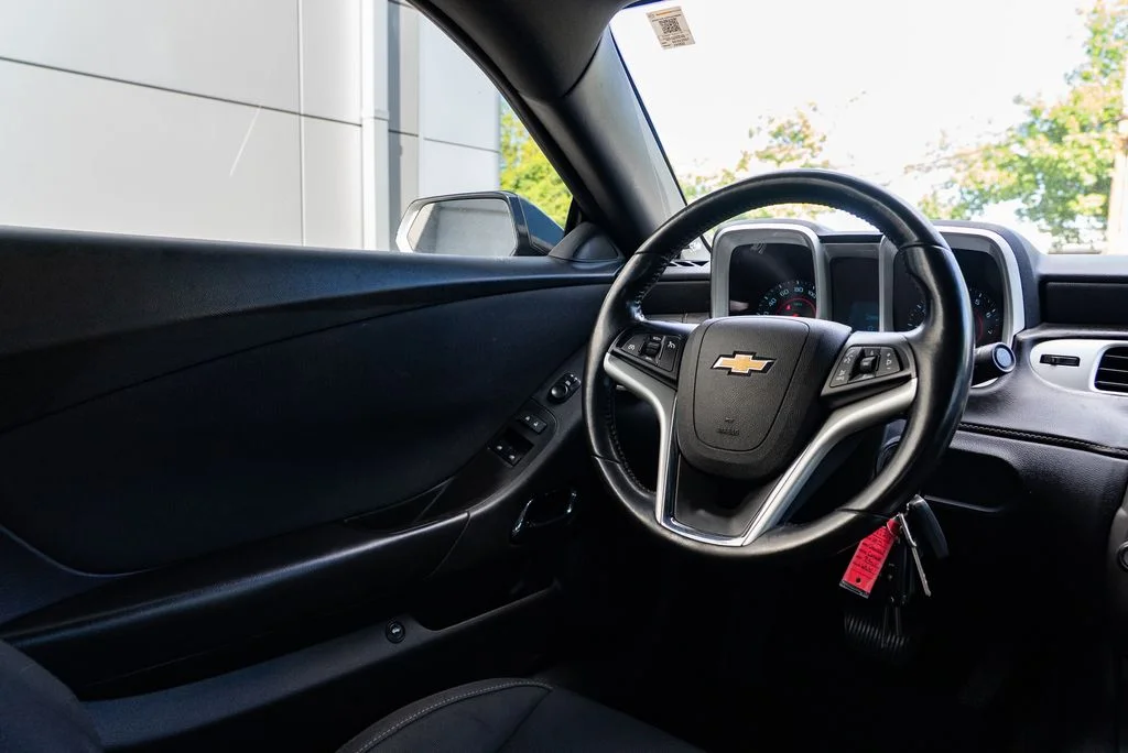 Used 2015 White Chevrolet 1LT image 11