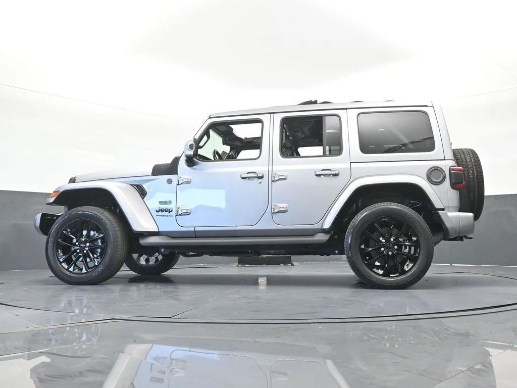 Used 2021 Billet Silver Metallic Clearcoat Jeep Unlimited Sahara High Altitude image 58