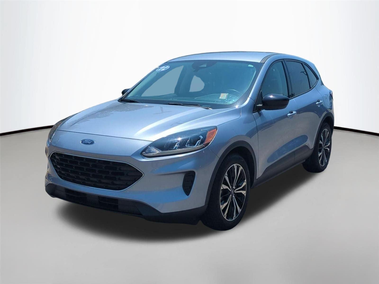 Used 2022 Iced Blue Silver Ford SE image 1