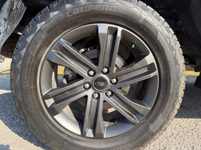 Used 2021 Black Ford XLT image 12