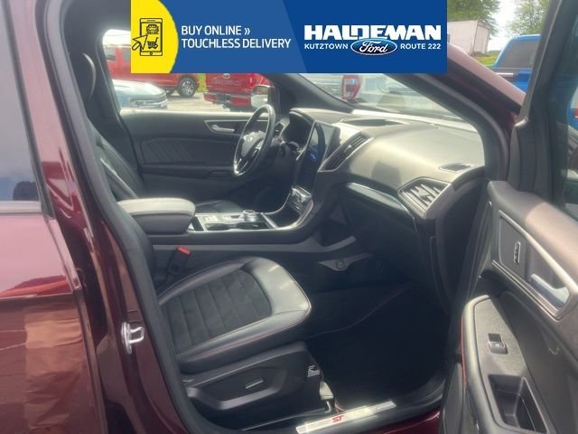 2024 Ford Edge ST-Line AWD's photo