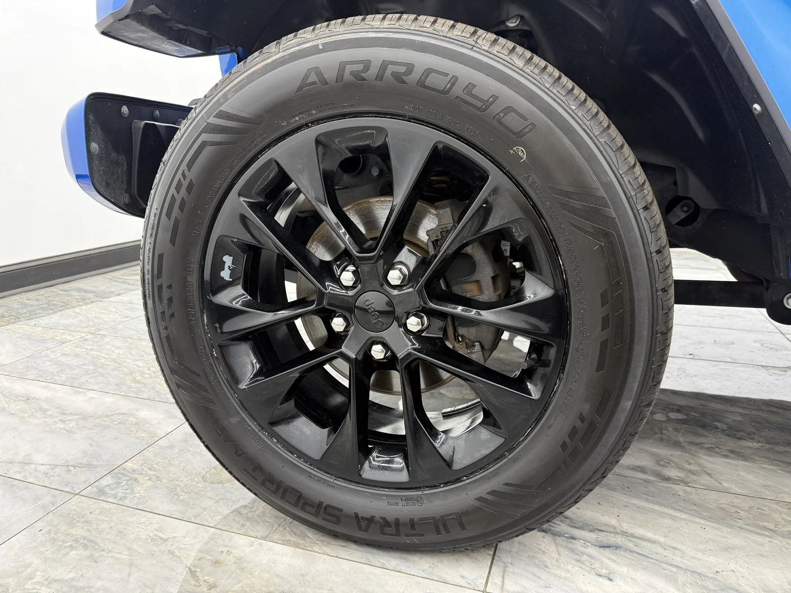 Used 2022 Hydro Blue Pearlcoat Jeep High Altitude 4x4 image 10