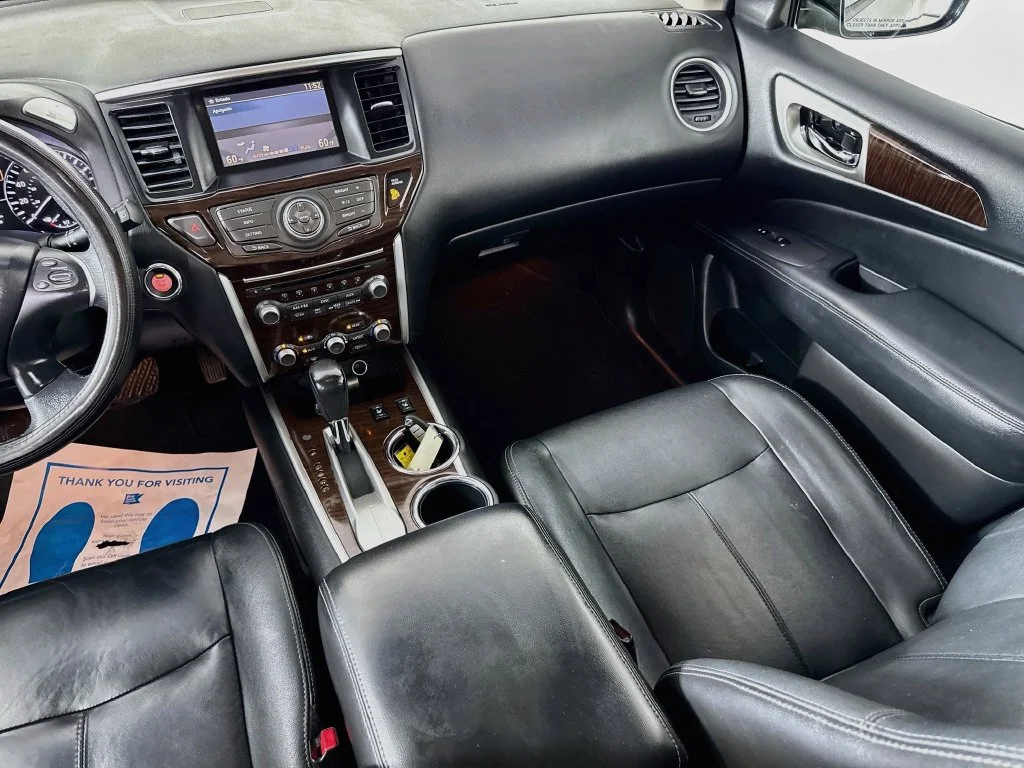 Used 2013 Dark Slate Nissan SL image 29