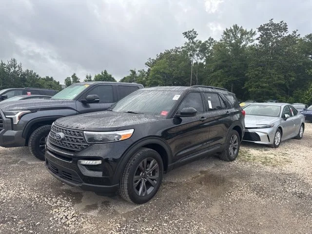 2023 Ford Explorer XLT 4WD's photo
