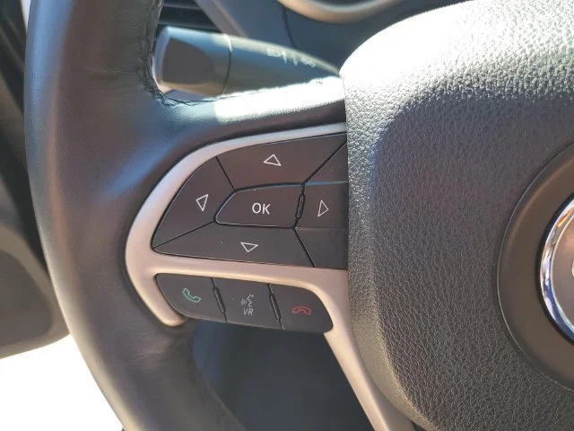 Used 2017 Granite Crystal Jeep Latitude image 17