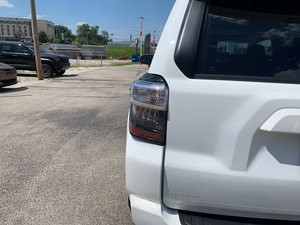 Used 2023 White Toyota SR5 Premium image 32