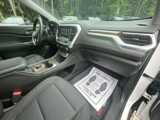 Used 2023 White GMC SLE image 32