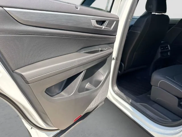 2026 Volkswagen Atlas Cross Sport SE w/Tech - Photo 12