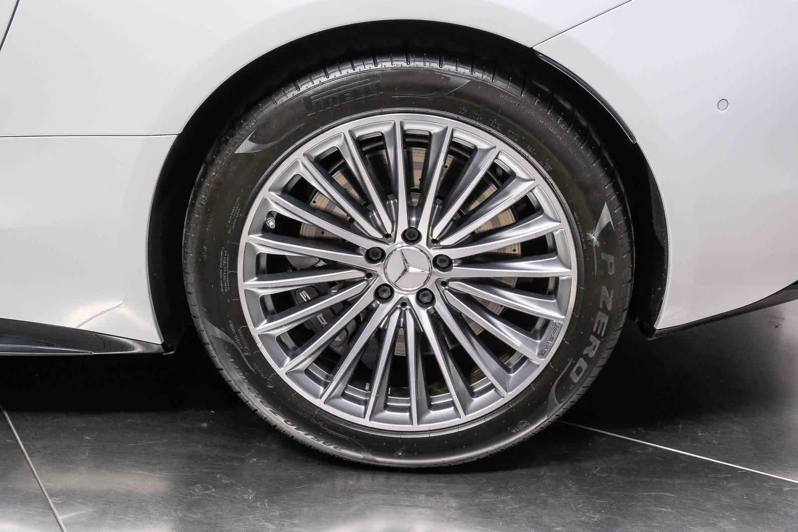 Certified Used 2023 MANUFAKTUR Moonlight White Metallic Mercedes-Benz AMG® SL 43 image 9