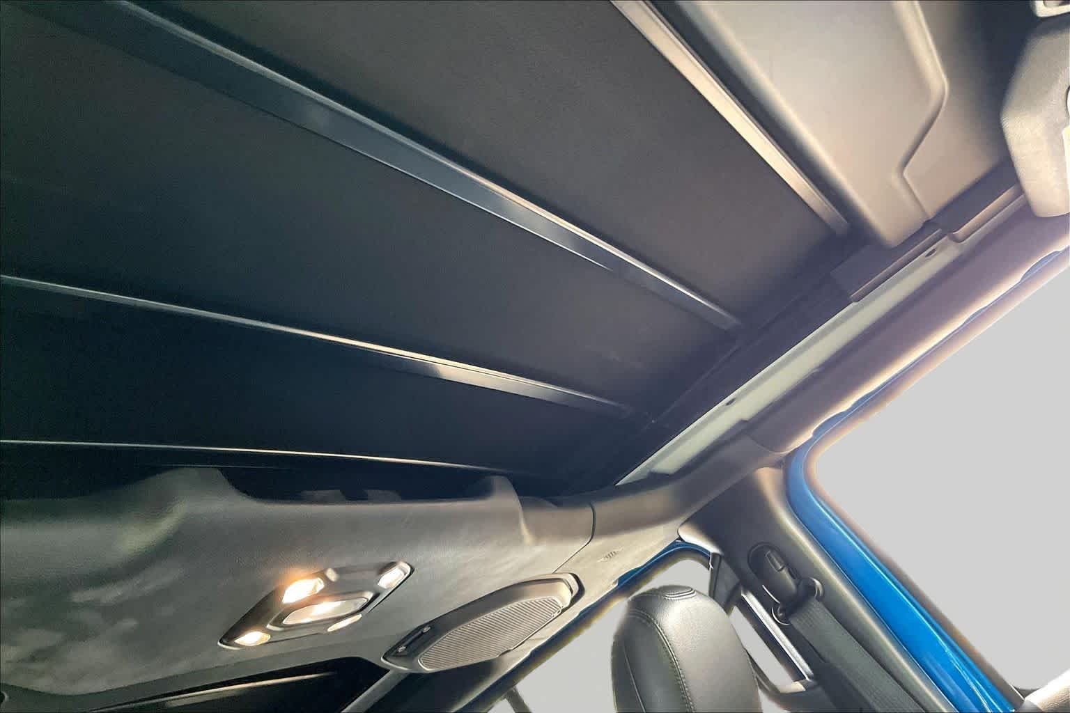 Used 2022 Hydro Blue Pearlcoat Jeep Unlimited Sahara Altitude image 13