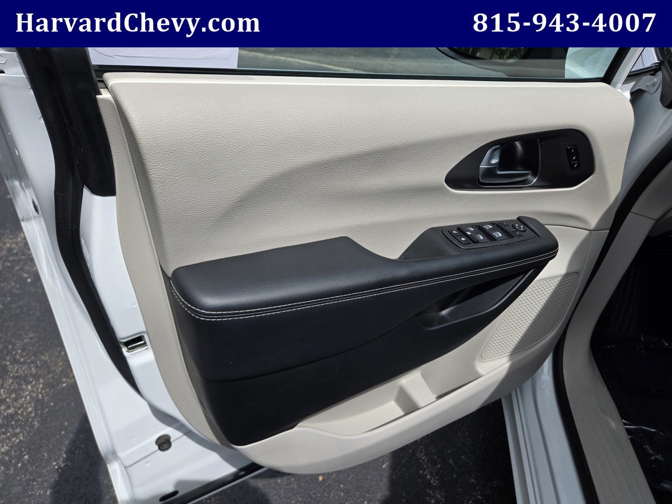2023 Chrysler Pacifica Touring L - Photo 35