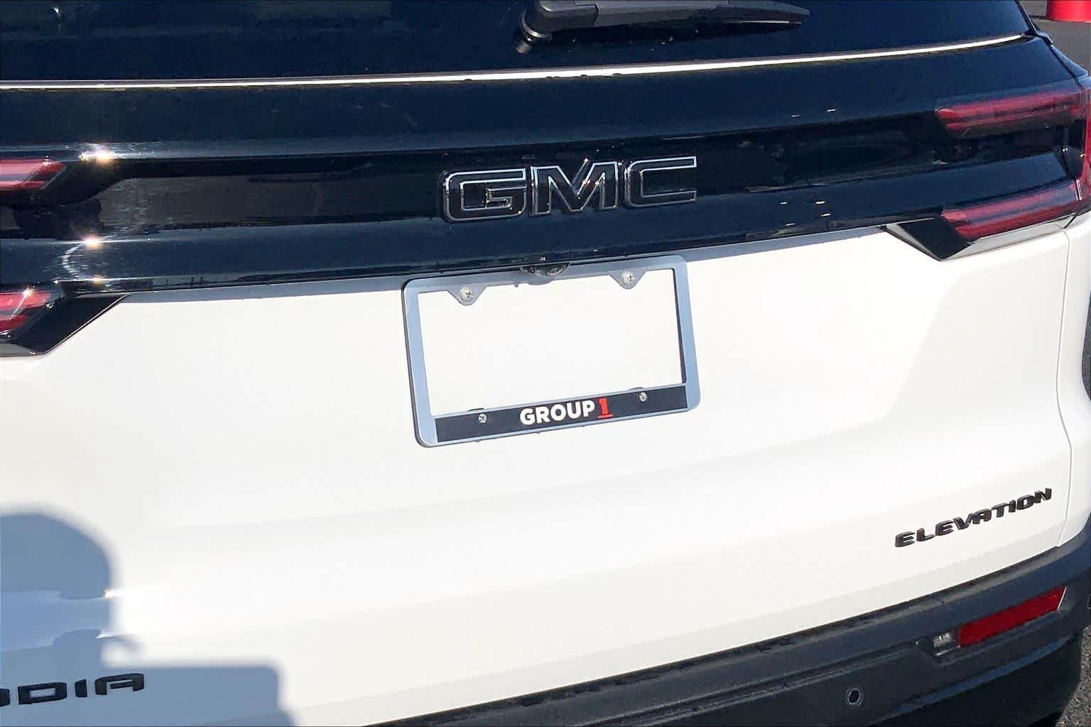 Used 2026 Summit White GMC FWD Elevation image 30