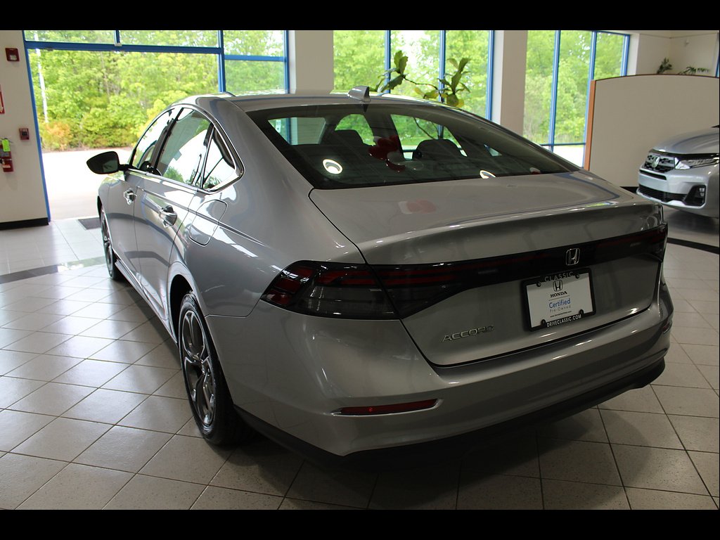 Certified Used 2023 Lunar Silver Metallic Honda 1.5T EX BD image 7