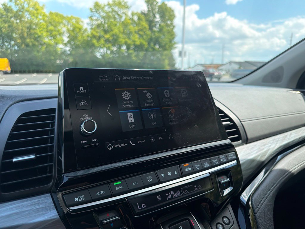 2025 Honda Odyssey Elite - Photo 32