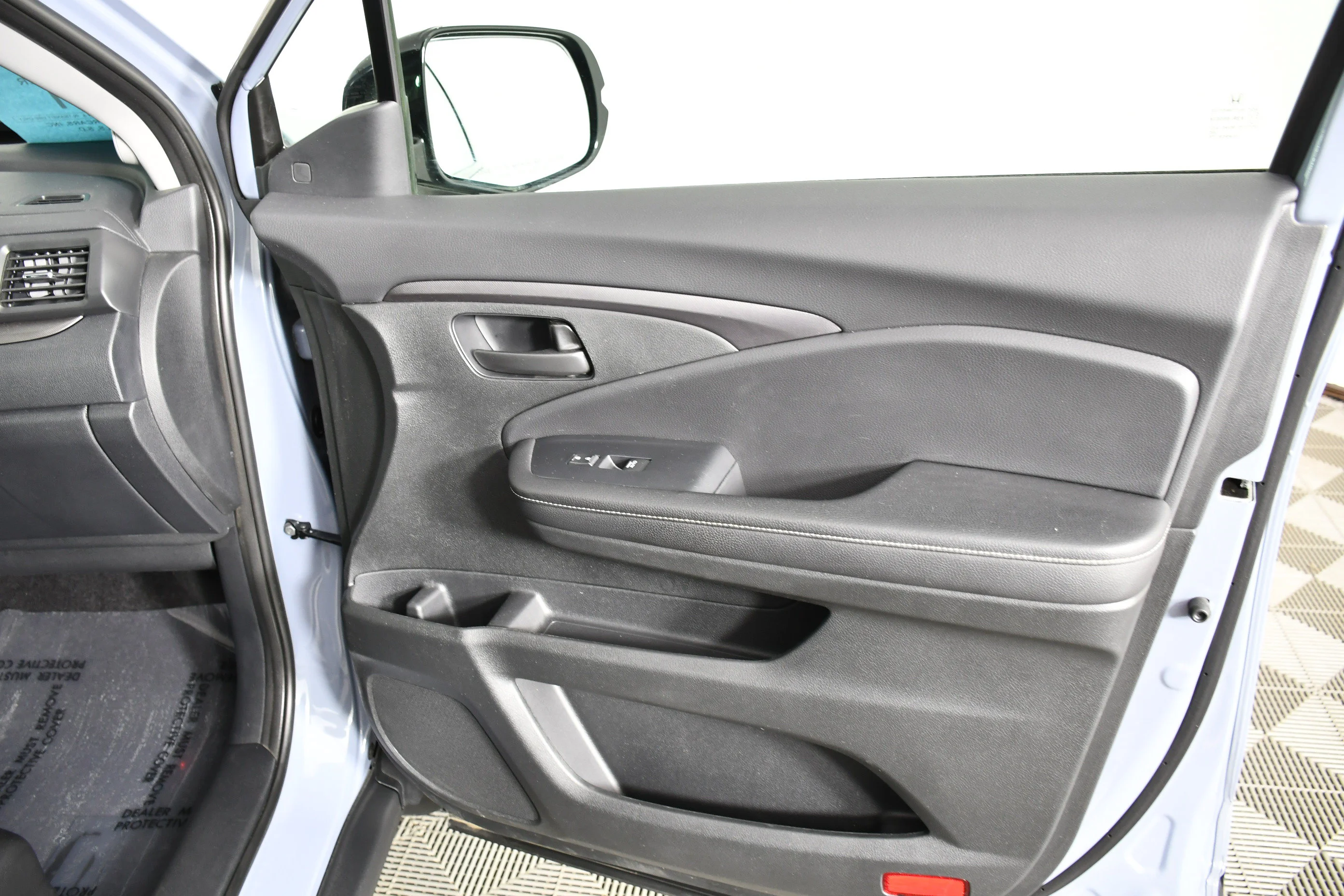 Certified Used 2025 Sonic Gray Pearl Honda Sport image 40