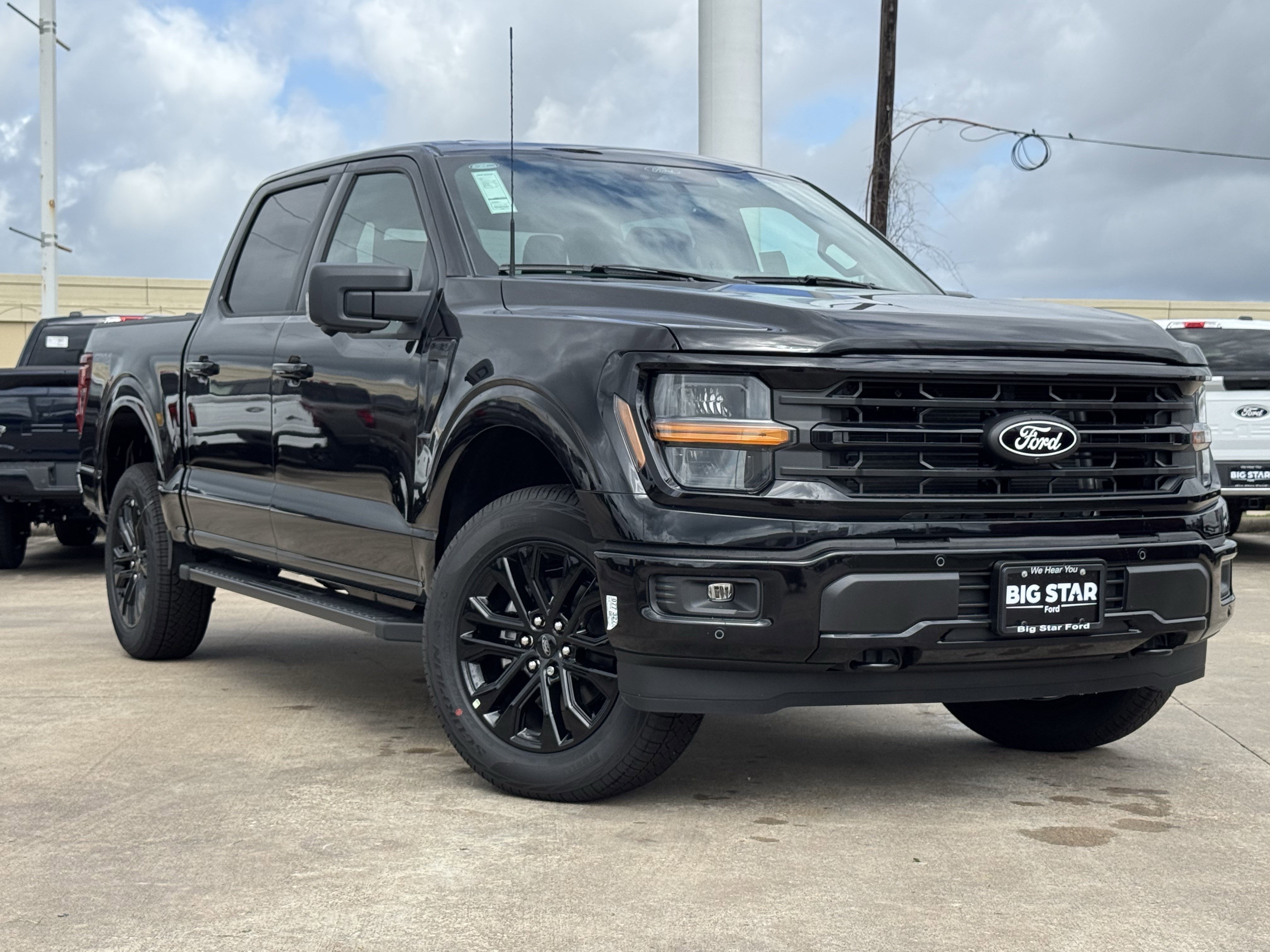 New 2026 Agate Black Metallic Ford XLT image 2