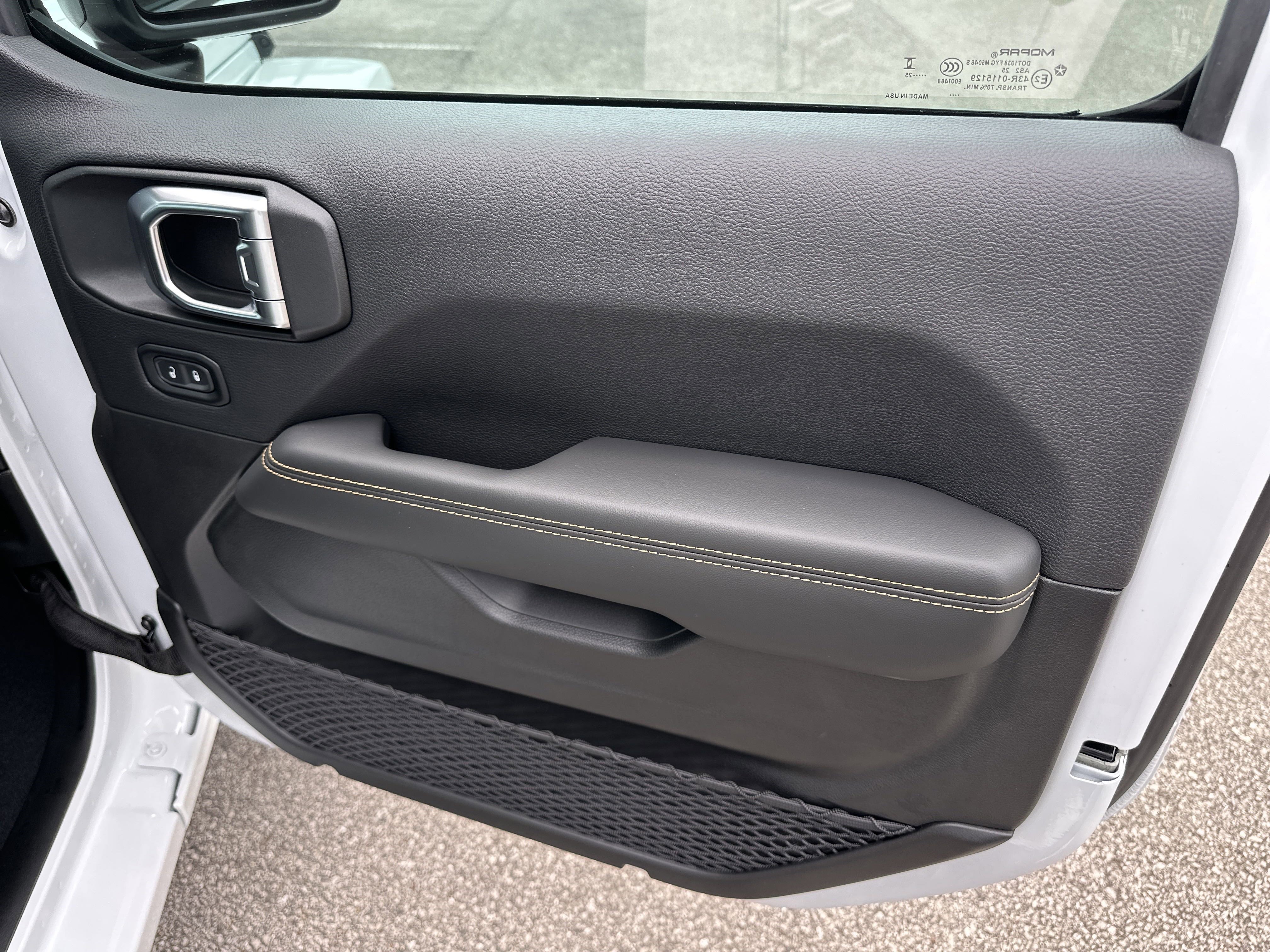 2025 Jeep Wrangler 4-Door Sahara - Photo 14