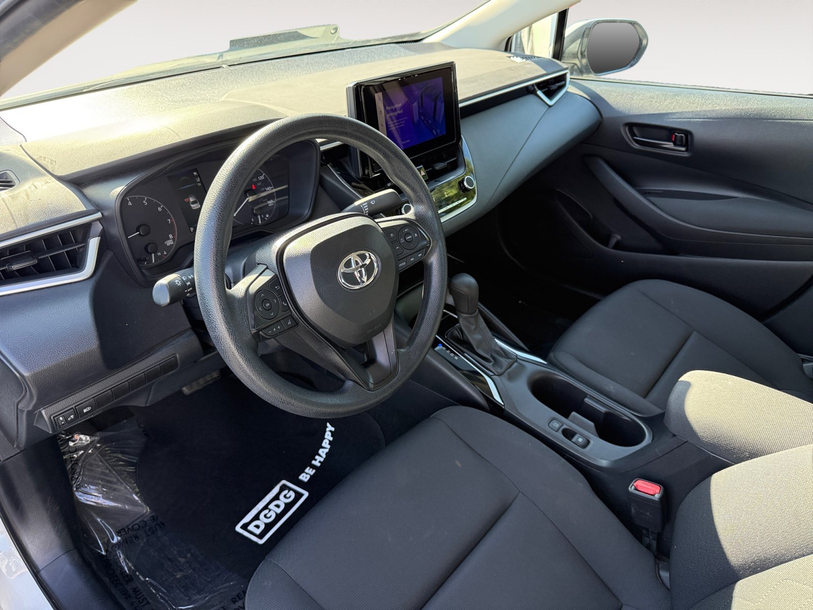 Used 2024 Ice Toyota LE image 15