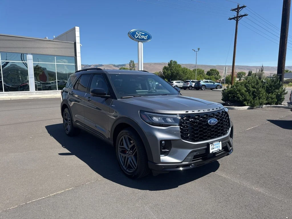 2026 Ford Explorer ST-LINE 4WD's photo