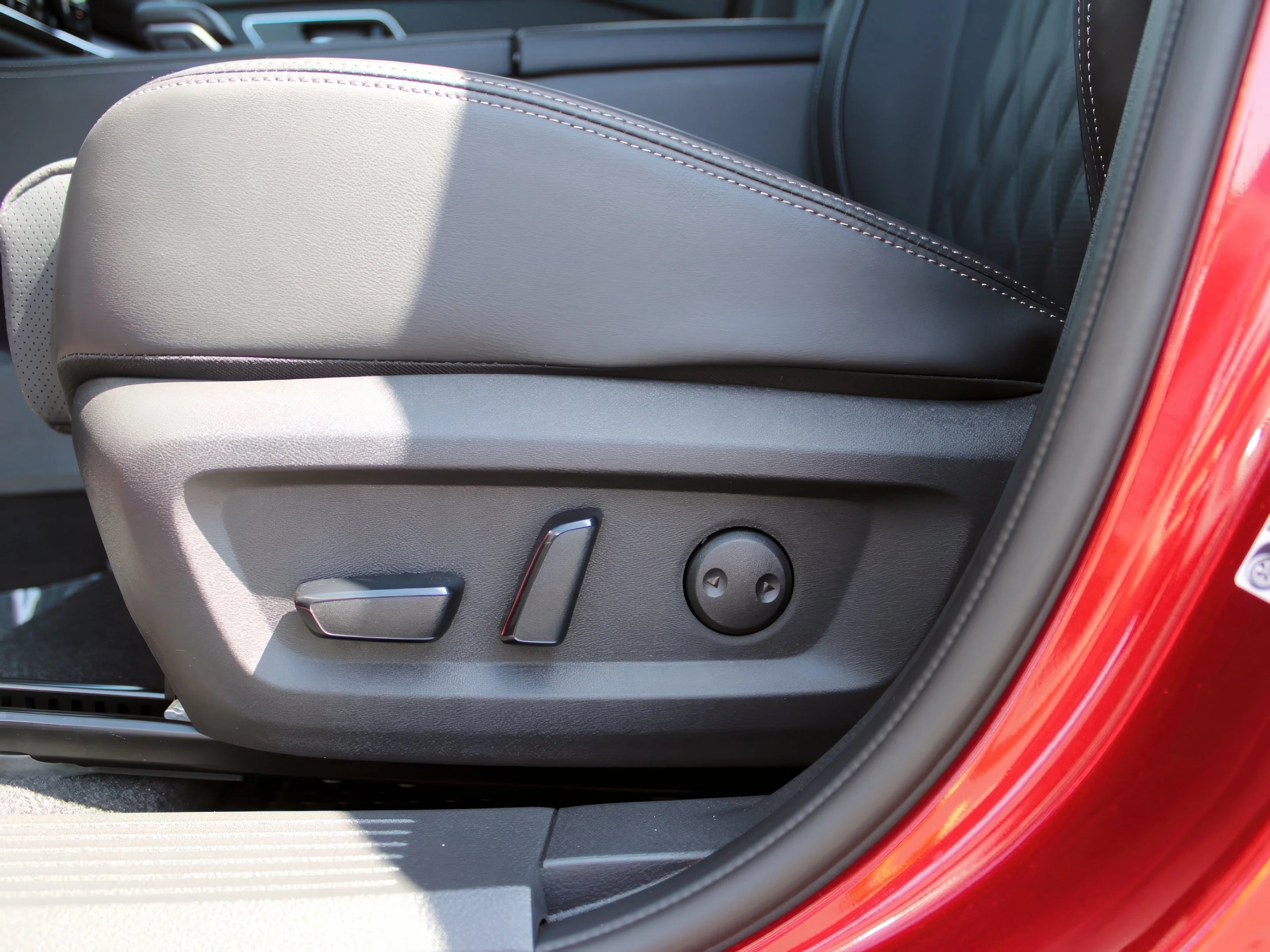 New 2025 Scarlet Ember Tintcoat Nissan Platinum image 14