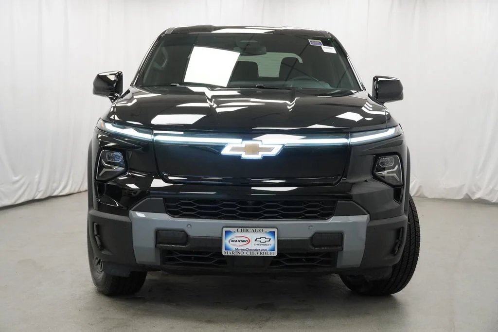 New 2026 Black Chevrolet LT - Extended Range image 31