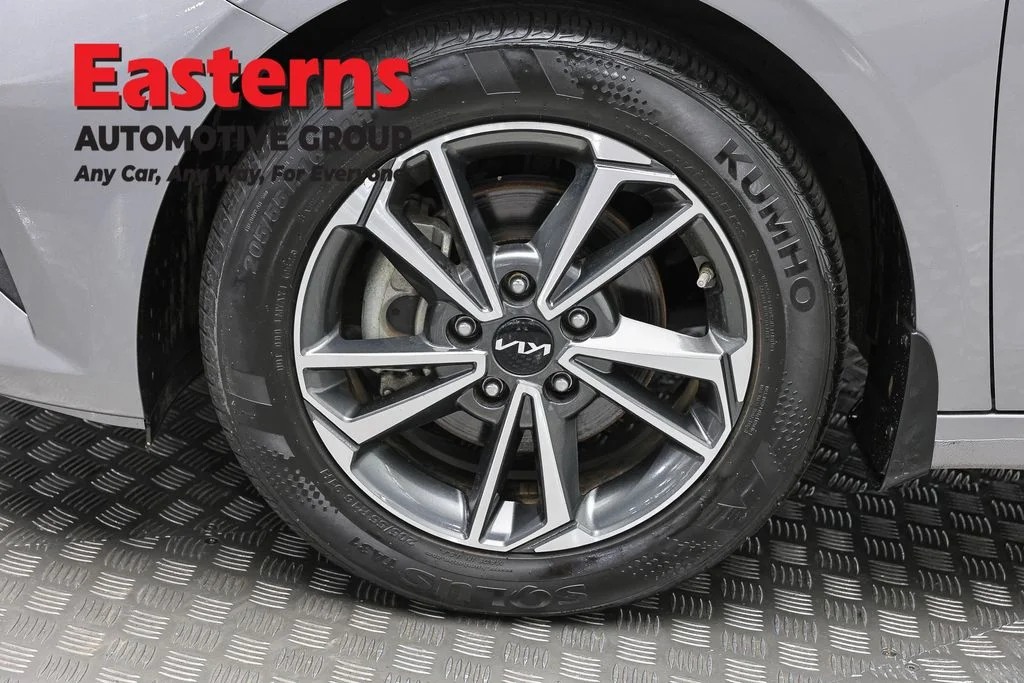 Used 2023 Gray Kia LXS image 32