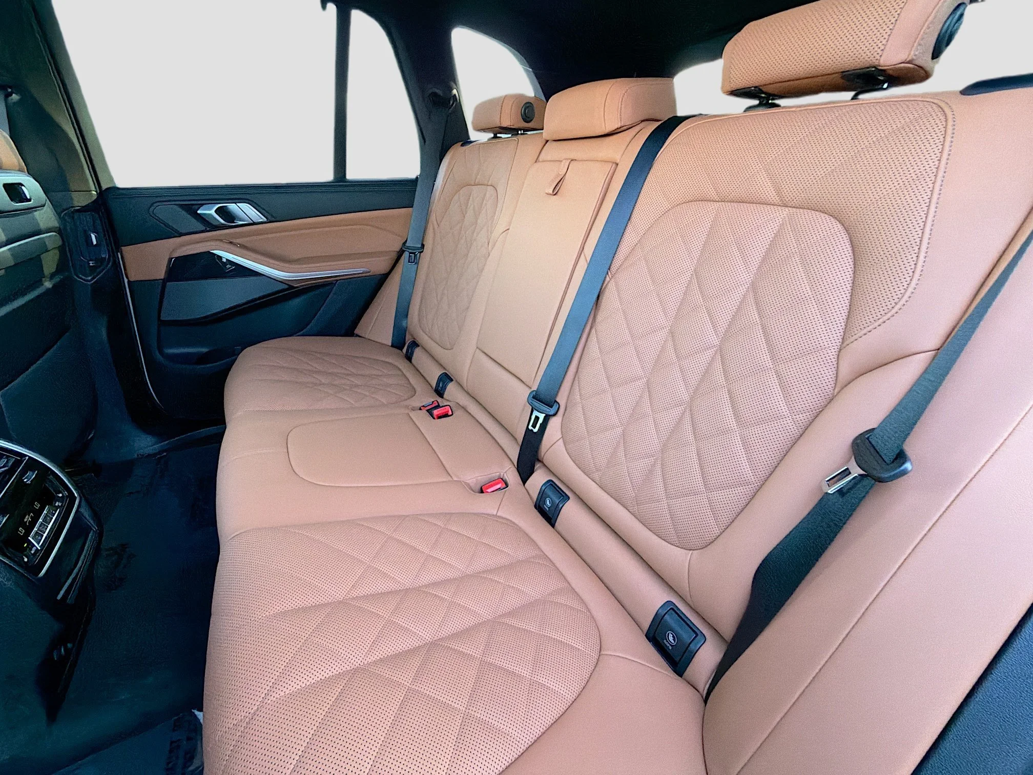 New 2026 Mineral White Metallic BMW xDrive40i image 20