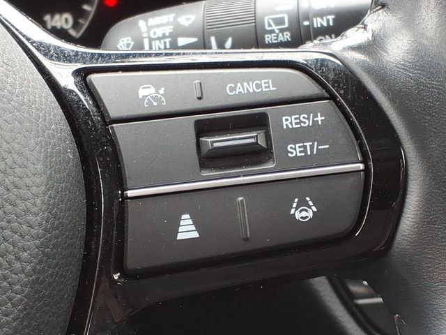 Used 2023 White Honda EX-L image 13