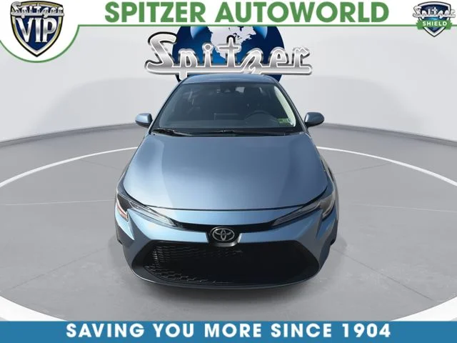 Used 2021  Toyota LE image 3