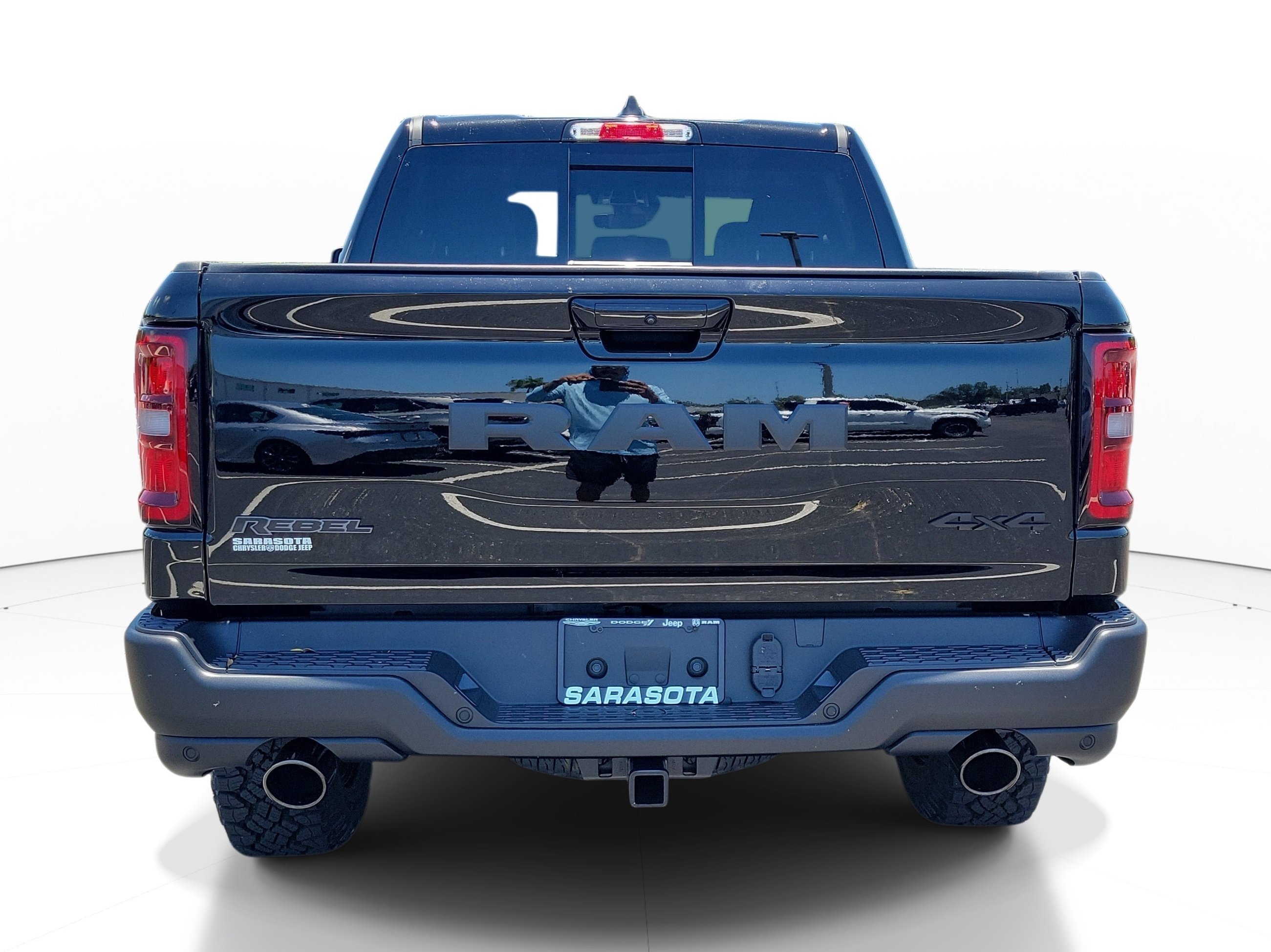 New 2026 Diamond Black Crystal Pearl-Coat Exterior Paint RAM Rebel image 5