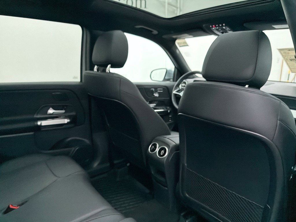 Used 2026 Silver Mercedes-Benz GLB 250 image 24