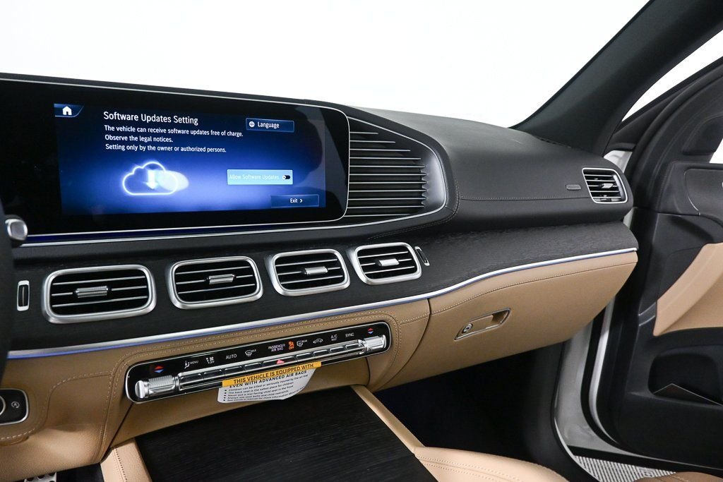 New 2026 Polar White Mercedes-Benz GLS 580 image 13