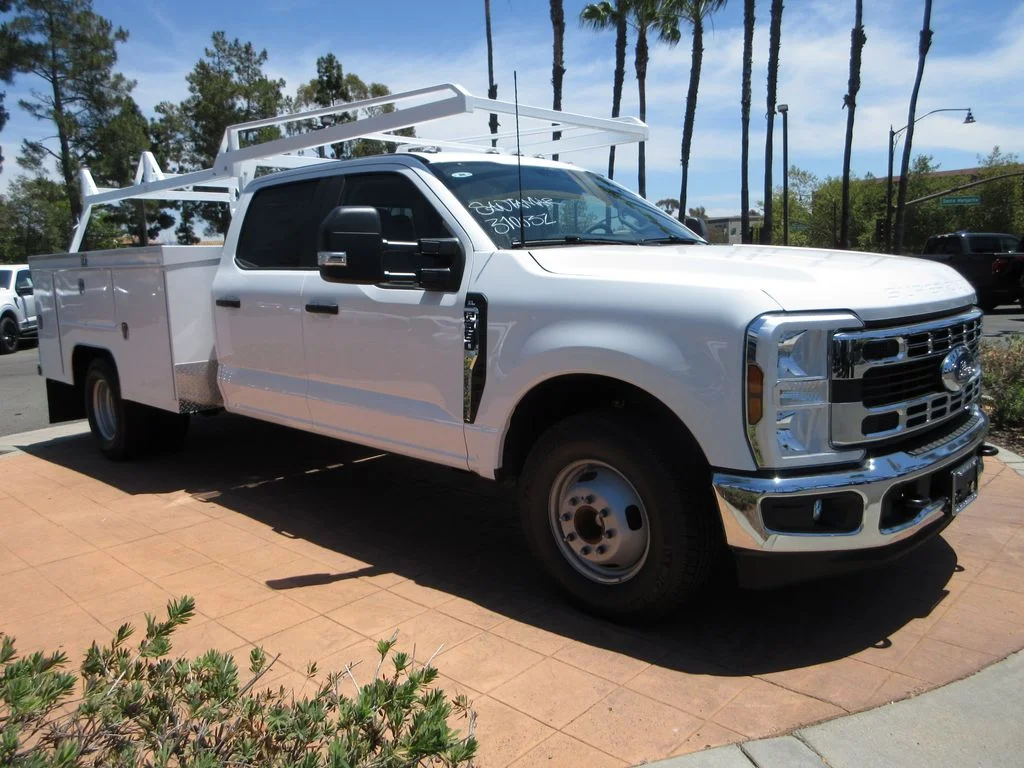 New 2026 Oxford White Ford XL image 6
