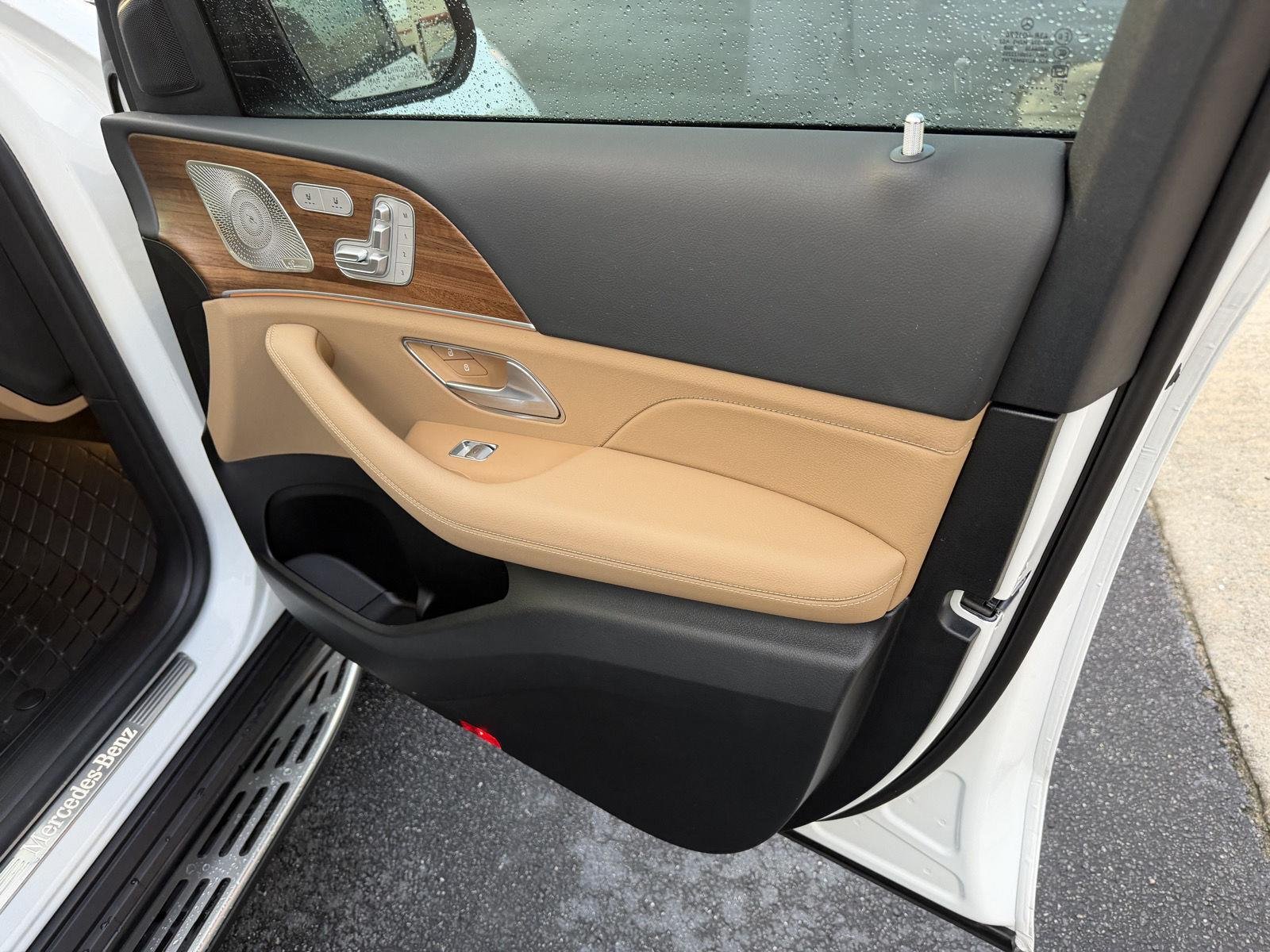 Used 2025 Polar White Mercedes-Benz GLS 450 image 15