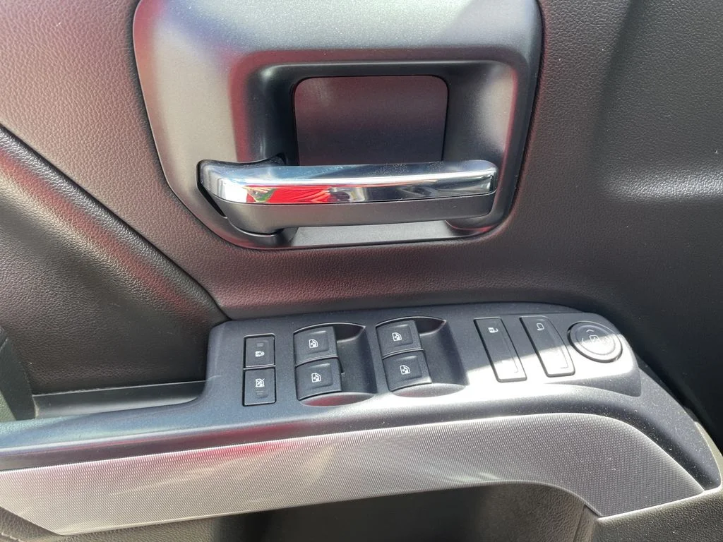 Used 2014 Silver Ice Metallic Chevrolet LT image 15