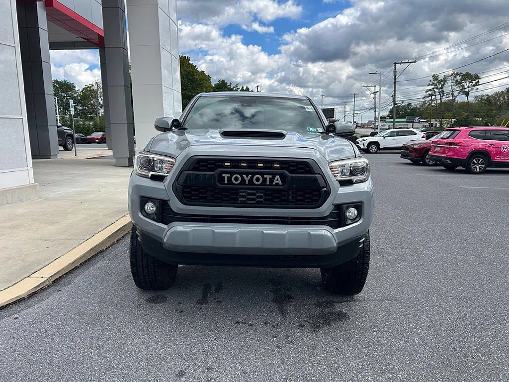 Used 2018  Toyota TRD Sport image 3