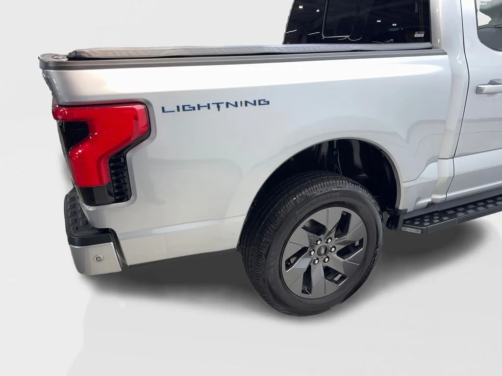 Used 2022 Silver Ford Lariat image 16