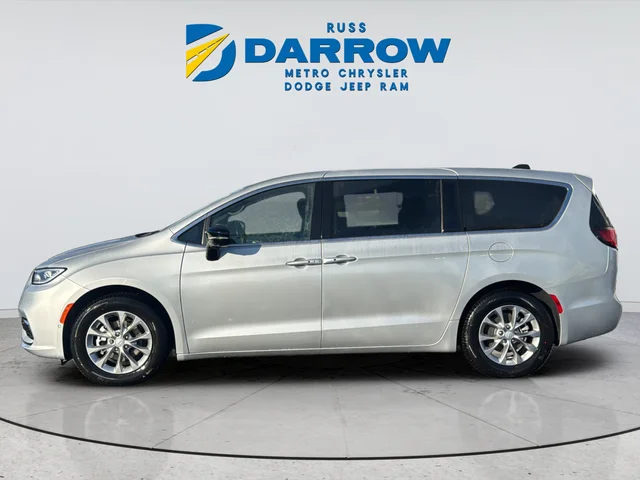 New 2026 Silver Mist Clear-Coat Exterior Paint Chrysler Limited image 2
