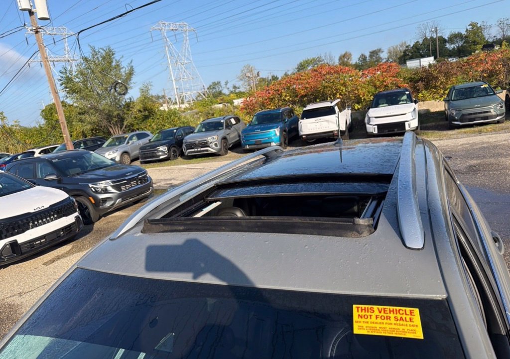 Used 2021 Gray Jeep Latitude Lux image 13