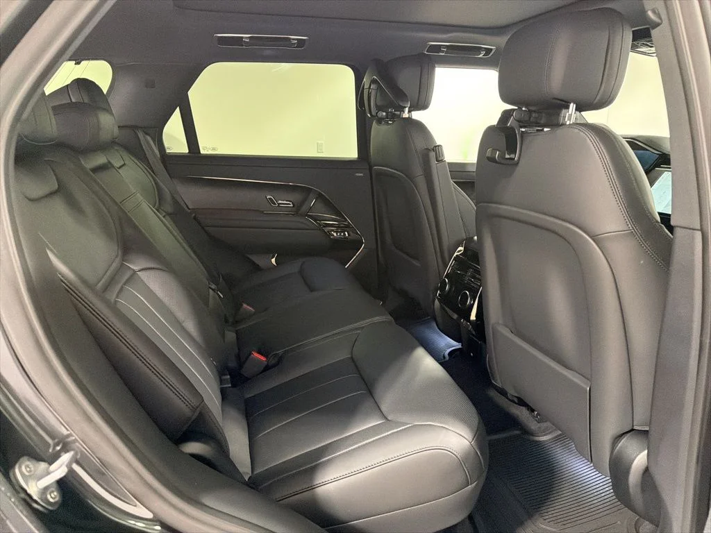 New 2026  Land Rover Dynamic SE image 28