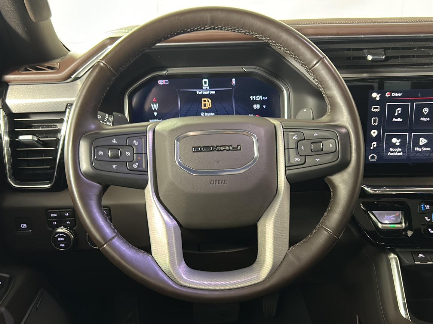 Used 2024 White Frost Tricoat GMC Denali image 40