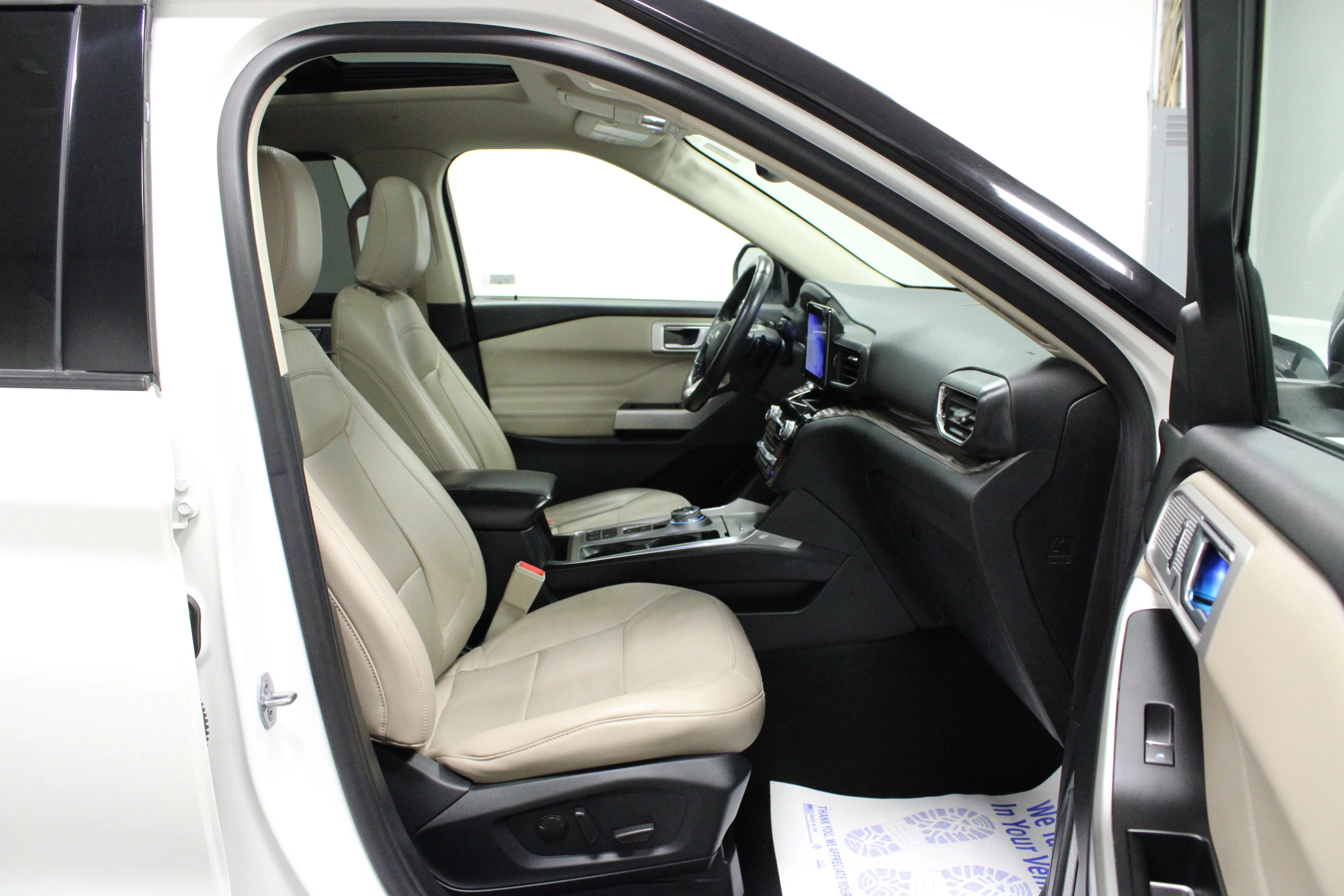 Used 2021 Star White Metallic Tri-Coat Ford Limited image 17